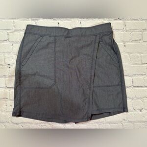 NWOT COLUMBIA CHARCOAL GREY CARGO SKORT - Size 8 SKU:277
